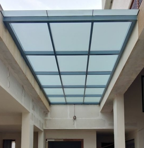 Atap Kombinasi Bahan Beton dan Kaca